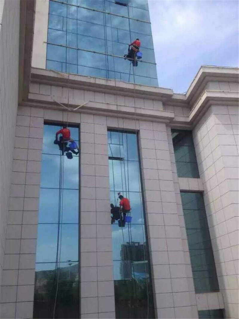 外墻玻璃清洗.jpg